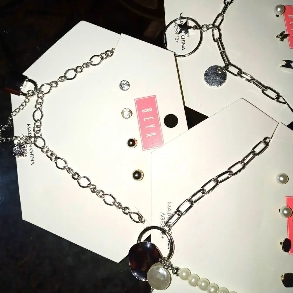 One chain Charm Choker